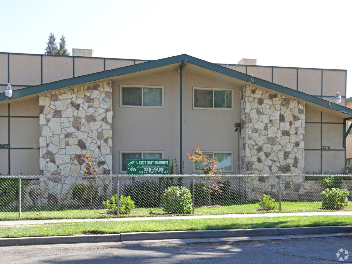 Primary Photo - King's Court Apartments