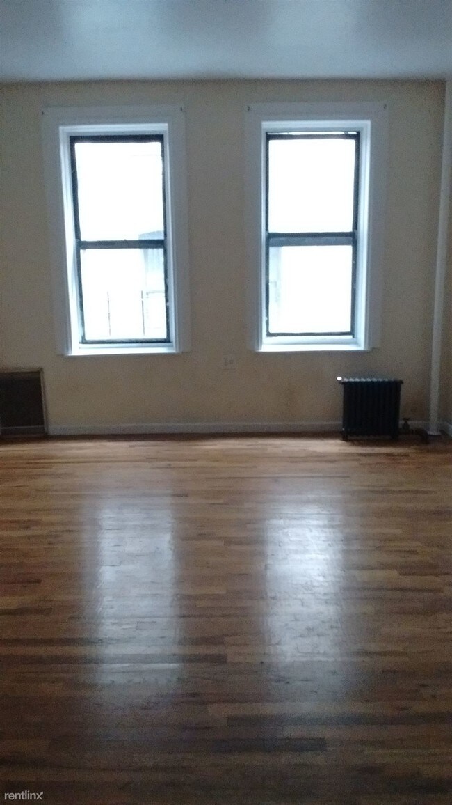 Building Photo - 108 Ellwood St