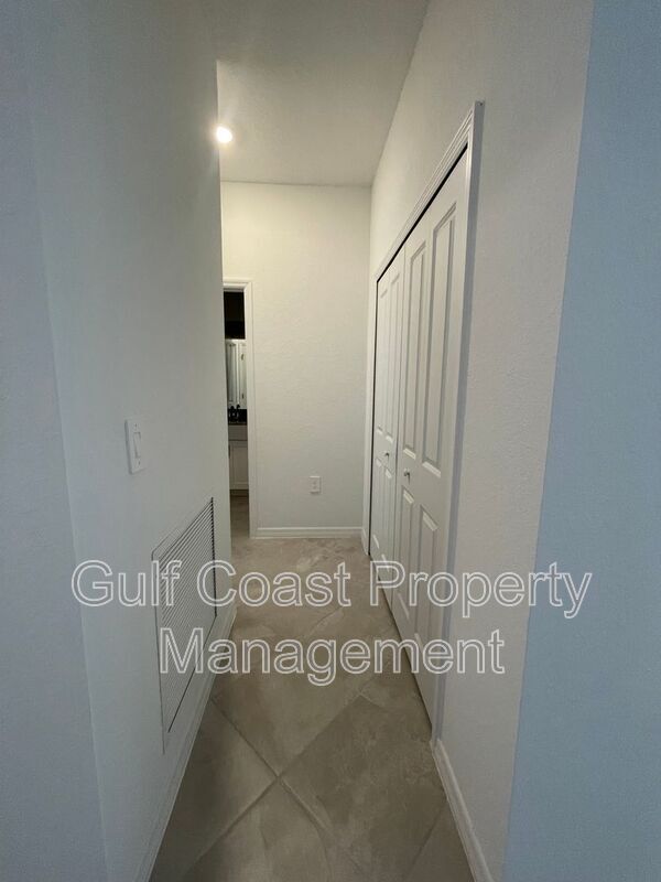Building Photo - 1523 Saddlewood Cir