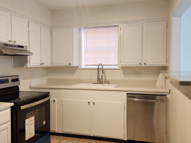 Building Photo - 509 Mimi Ln