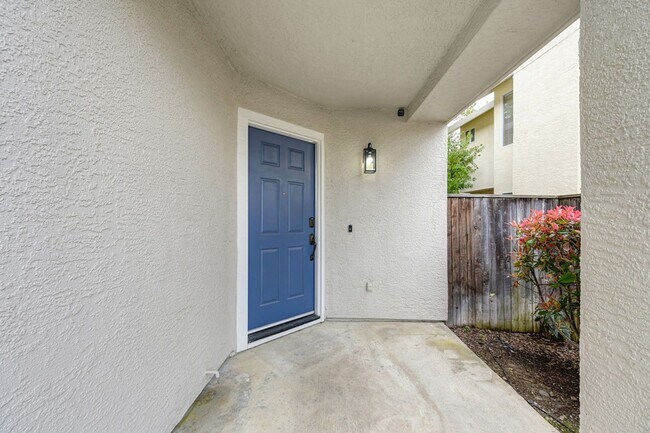 Building Photo - Beautiful East Roseville Home