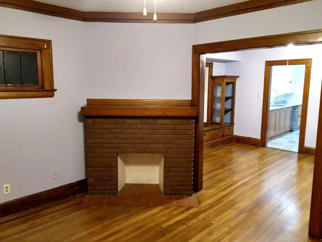 Building Photo - 1328 Fry Ave