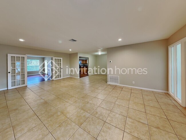 Building Photo - 5066 SW 89th Ave