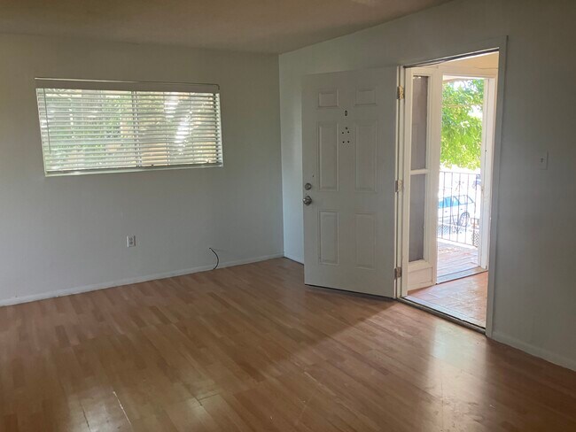 Foto del edificio - 8405 Trumbull Ave SE