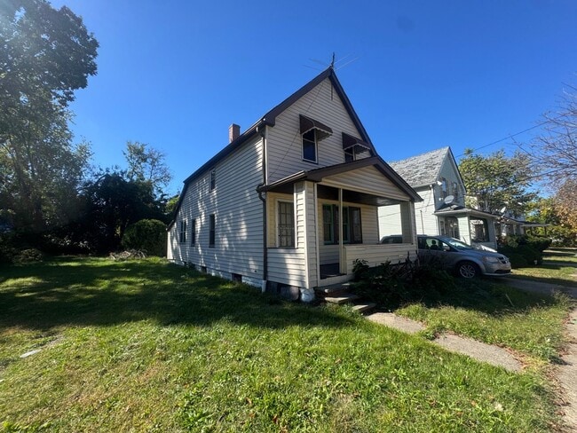 Building Photo - Charming 3-Bedroom Property in Prime Locat...