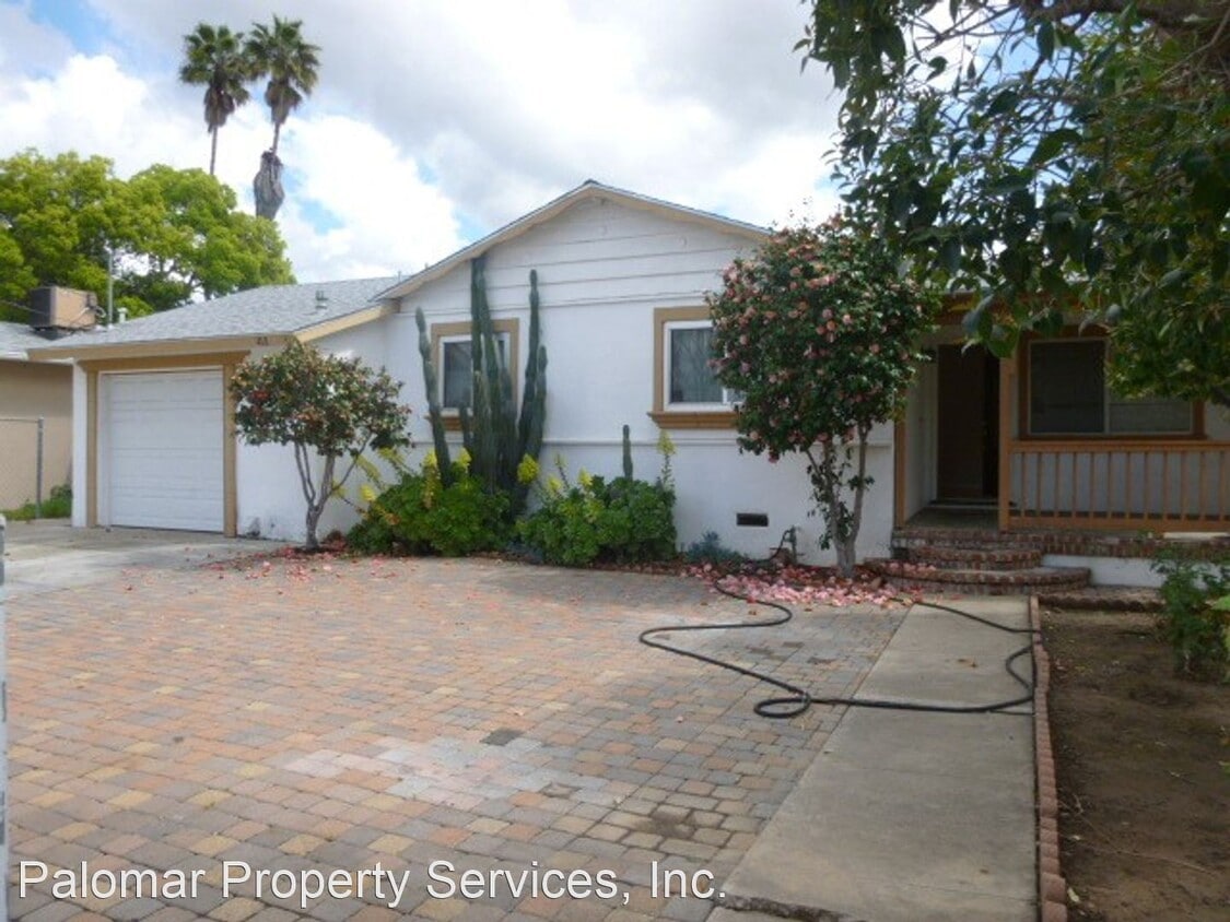 Primary Photo - 4 br, 2 bath House - 418 El Rancho Ln