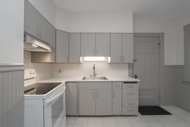 Foto del edificio - 61 Washington Rd