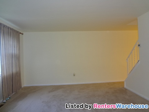 Building Photo - 905 Circle Dr
