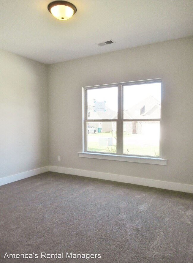 Foto del edificio - 4 br, 2 bath House - 14681 Griffin Street