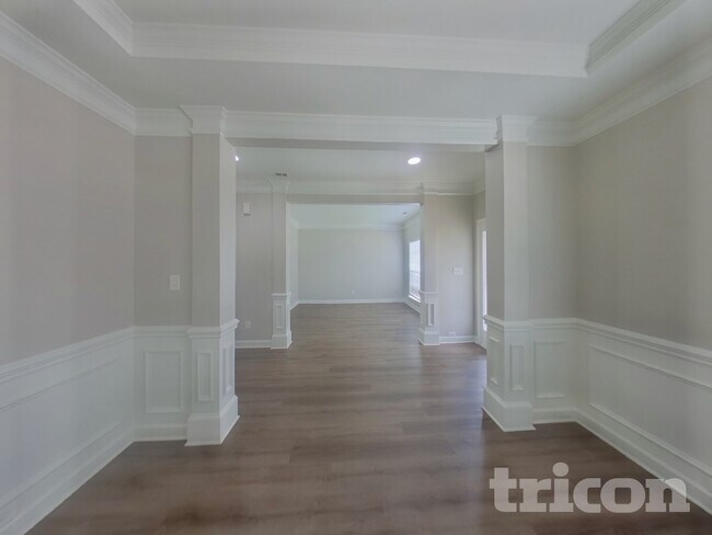 Foto del edificio - 3215 Shadowy Retreat Dr