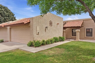 Building Photo - 715 W Boxelder Pl