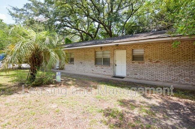 Foto del edificio - 1611 Jessamine Rd