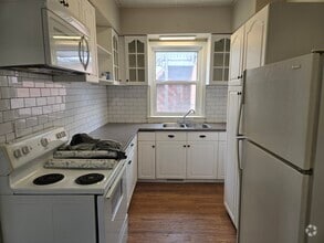 Building Photo - 550 Aylmer St N