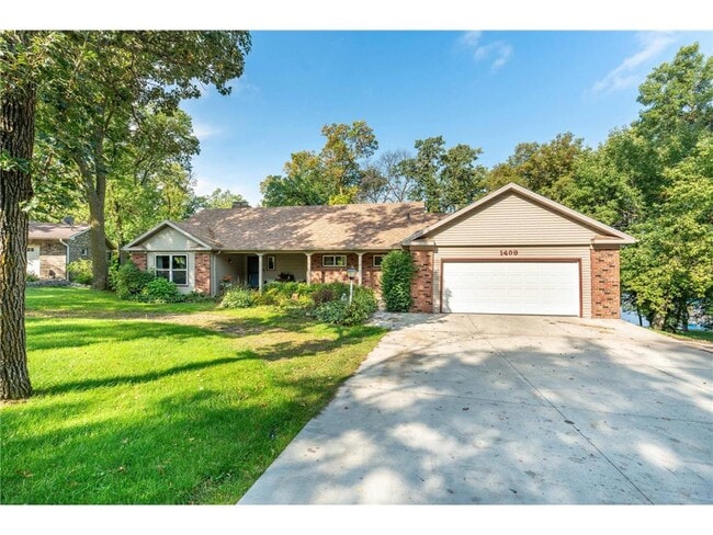 Building Photo - 1409 Hoot Lake Dr
