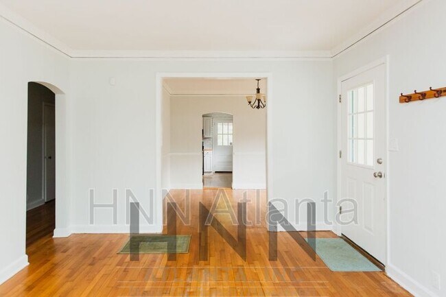 Foto del edificio - 1106 Loring St SE