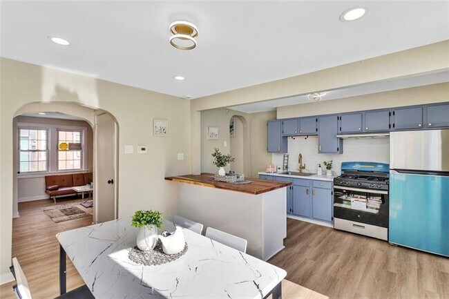 Foto del edificio - 407 Short Canal St