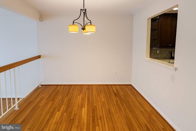 Building Photo - 5105 King Charles Way