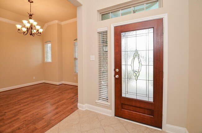 Foto del edificio - 27515 Huggins Crest Ct