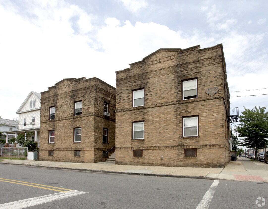 Building Photo - 201 Marshall St