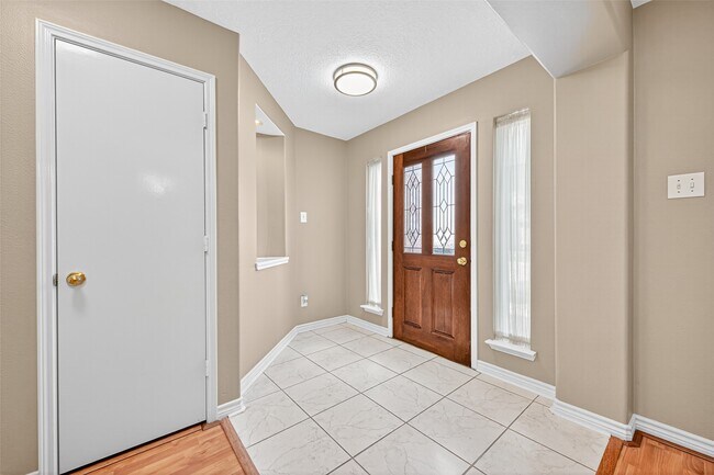 Foto del edificio - 19419 Arbor Pines Ln