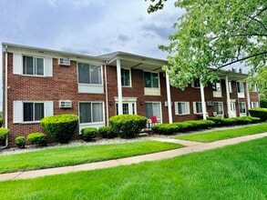 Building Photo - 1705 Charlton Rd
