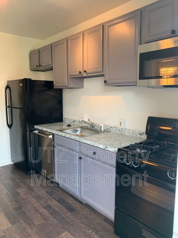 Building Photo - 3610 Elmley Ave