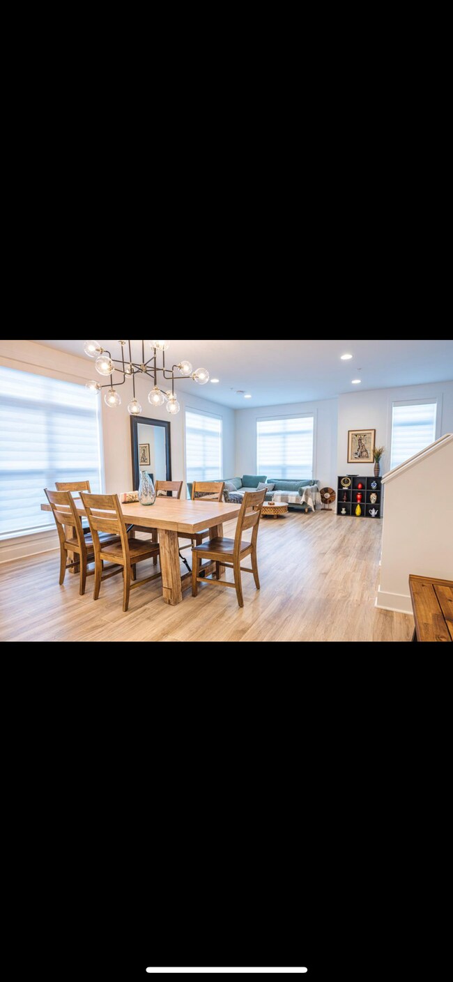 Building Photo - 3104 Royal Fern Pl