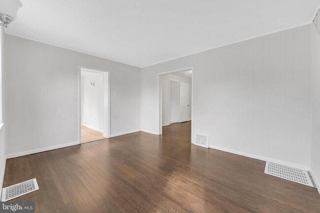 Building Photo - 217 Pennsylvania Rd