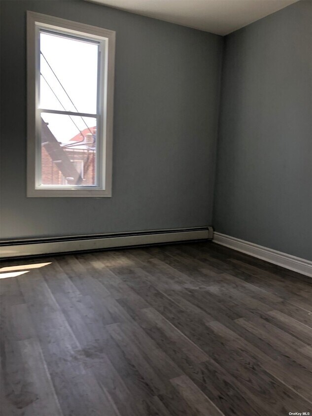 Foto del edificio - 61-54 55th Dr