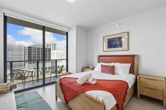 Building Photo - 11 NE 6th St