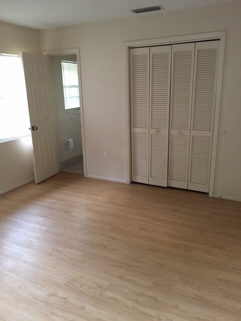 Dormitorio principal - 2470 Browning St