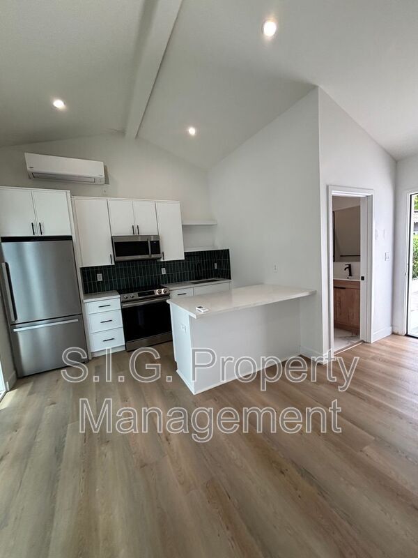 Foto del edificio - 248-250 W. Howard St