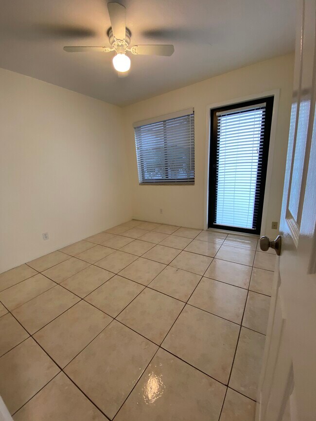 Foto del edificio - 1101 NE 18th Ct