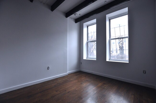 Foto del edificio - 911 Jefferson Ave