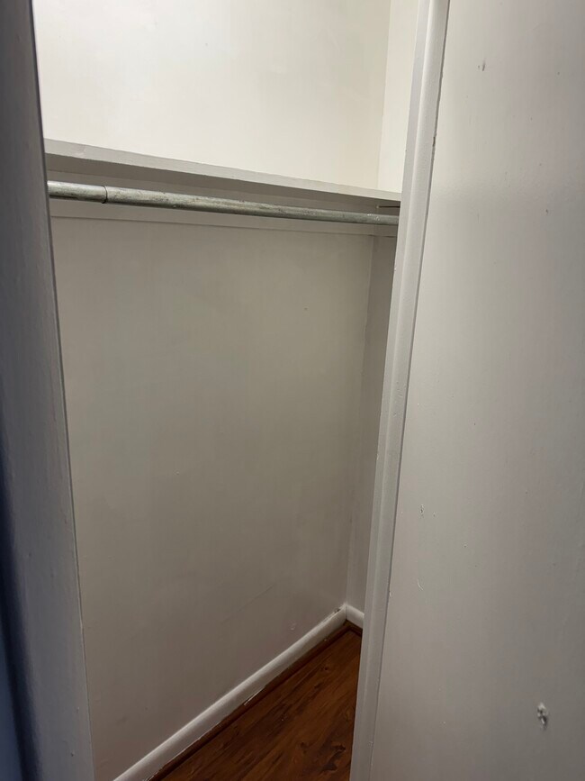 Foto del edificio - 2704 E Somerset St