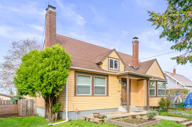 Building Photo - 1415 NE Webster St