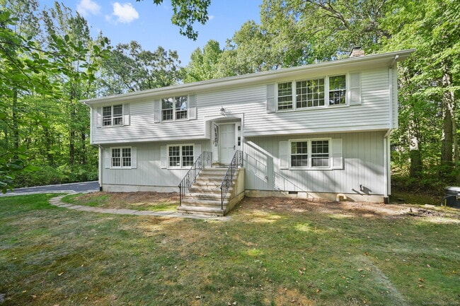 Building Photo - 17 Silver Lakes Dr