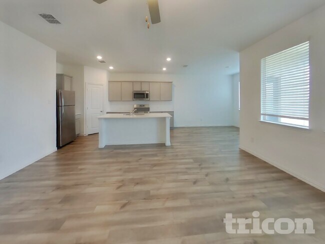 Foto del edificio - 5416 Montrose Dr