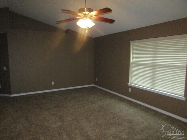 Building Photo - 396 Tree Swallow Dr