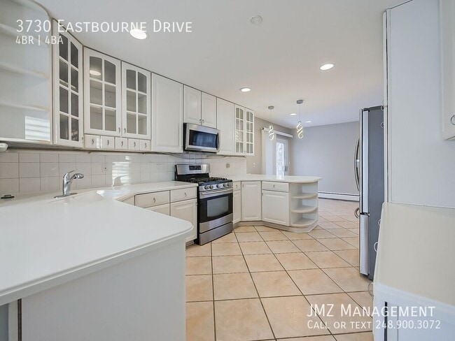 Building Photo - 3730 Eastbourne Dr