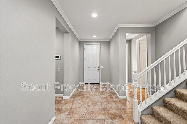 Foto del edificio - 39012 Crown Ranch Rd