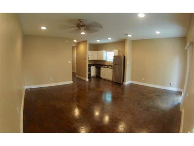 Building Photo - 830 N Beckley Ave