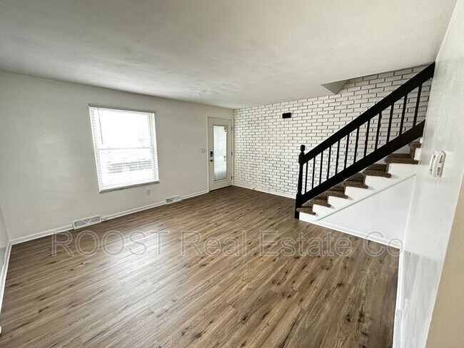 Foto del edificio - 487 Melissa Ct