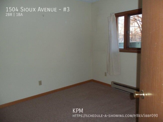Building Photo - 1504 Sioux Ave