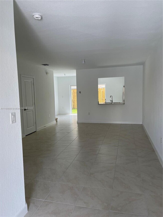 Foto del edificio - 491 NE 5th St