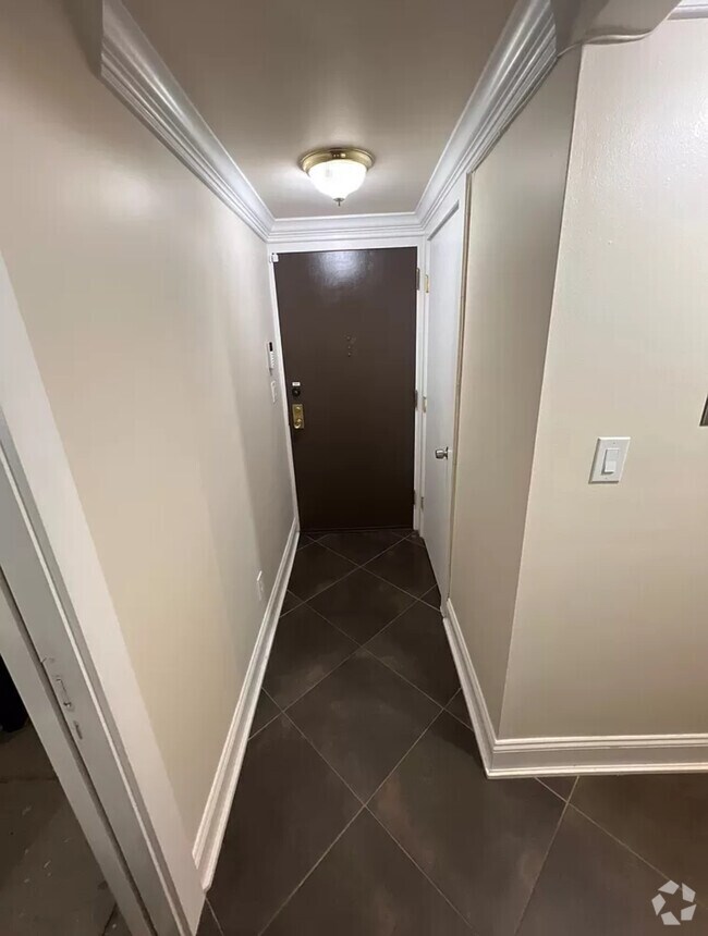 Downtown Birmingham Gated Apartments for Rent Birmingham, MI 1