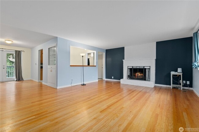 Building Photo - 3Bd/1.75Ba Seattle House