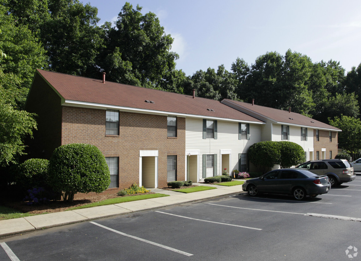 Primary Photo - Ashley Oaks Apartments