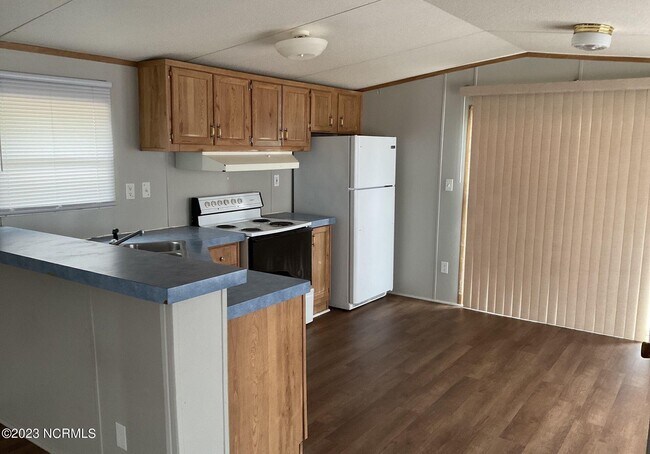 Foto del edificio - 2110 Catherine Lake Rd