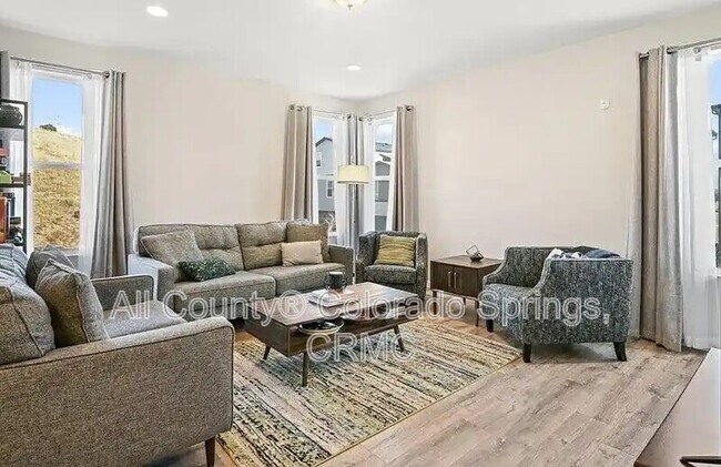 Foto del edificio - 4350 Parkwood Trail